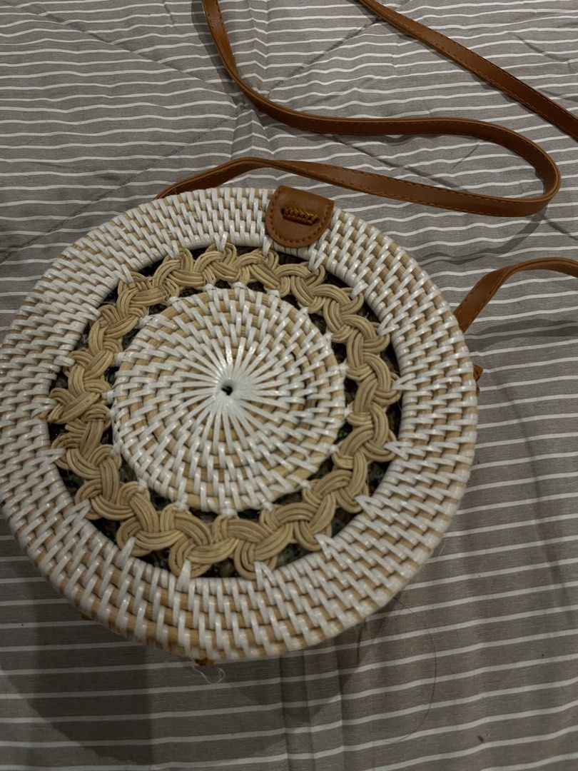 Round rattan / Wicker sling bag (Category: Beach Bags) located in Las Pinas. Submitted by francesaly (Listing ID 1470777044, Image 2). Description: .