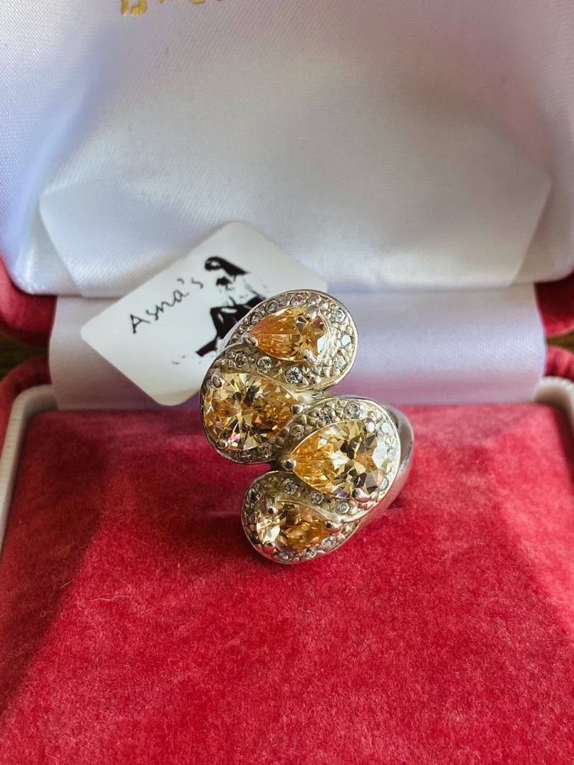 S5 VINTAGE CHUNKY CITRINE SILVER RING (Category: Rings) located in Baguio. Submitted by asna_taku (Listing ID 1470819324, Image 1). Description: ✨ VINTAGE CHUNKY CITRINE SILVER RING ✨💛 A dazzling statement piece featuring brilliant golden-yellow citrine gemstones beautifully arranged in a unique, sculptural design. Adorned with sparkling accent stones, this chunky vintage ring radiates elegance, warmth, and timeless sophistication. Its bold silh