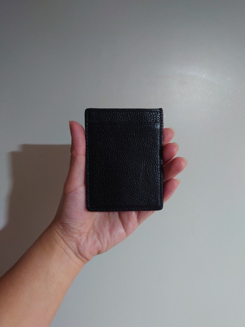 Saint Laurent card holder (Category: Luxury Bags & Wallets) located in Baguio. Submitted by bellaluna01 (Listing ID 1470905016, Image 2). Description: .