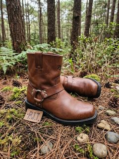(Category: ) located in . Submitted by rjtbootshop2600 (Listing ID 1470763119, Image 1). Description: .