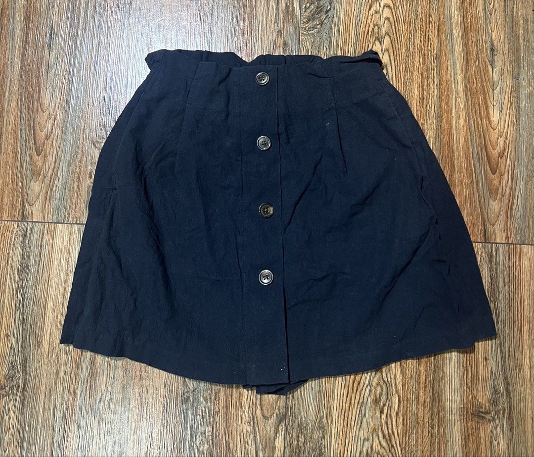 SALE‼️GU Skort (Category: Other Bottoms) located in San Jose del Monte. Submitted by senorita_wella (Listing ID 1470749074, Image 1). Description: .