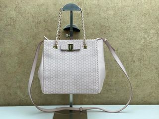 (Category: ) located in . Submitted by luxury_galeries (Listing ID 1470765741, Image 1). Description: .
