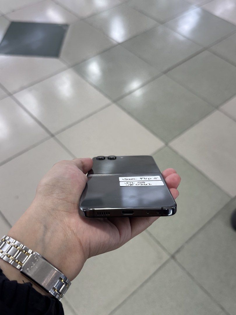 SAMSUNG FLIP 5 8/512GB OPENLINE NO ISSUE (Category: Samsung) located in San Juan City. Submitted by ainahgadgetsshop (Listing ID 1470905093, Image 3). Description: SAMSUNG Z FLIP 5 8/512GB OPENLINE OCTOBER 2026 STALL #: XB-07 FOR SALE | TRADE / SWAP PASS SA MGA SCAMMERS / THIRD PARTY (RFS: Buy and Sell) ⬇️DETAILS: •8/512 GB (Other storage is also available) •Black (Other color is also available but price may vary) •95% Smooth •Truetone Working •N