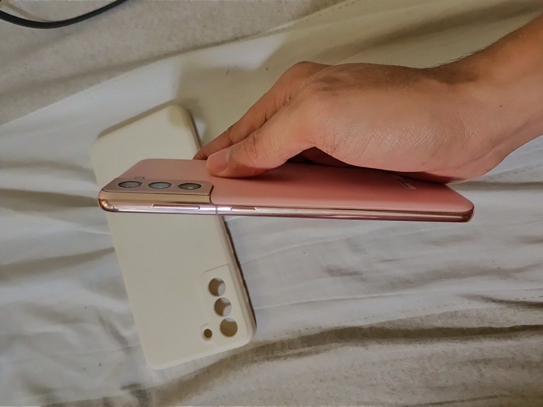 Samsung S21 Plus 5G (Category: Samsung) located in Quezon City. Submitted by xienluna069 (Listing ID 1470824176, Image 3). Description: - Model: Samsung S21 Plus 5G - Color: Elegant Pink - Storage: 256GB large capacity - 8GB Ram + 4GB Virtual Ram - Certification: NTC approved - Condition: Excellent, well-maintained - Includes: Protective phone case - Working Face ID and In Display Fingerprint - AMOLED DISPLAY 60/120hz Can do meet up and ship depe