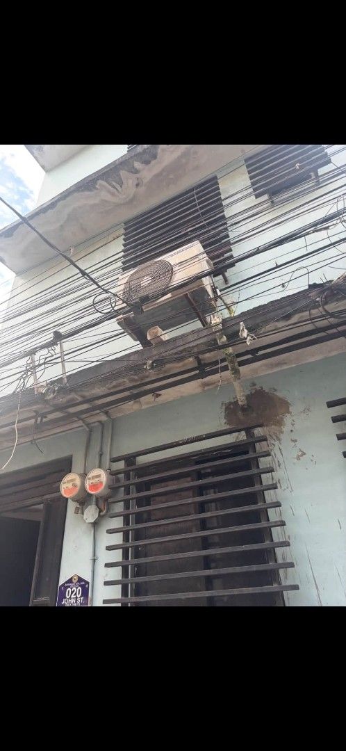 Samsung Split Type 1.5hp Aircon (Category: Engine and Aircon Parts and Accessories) located in Pasig City. Submitted by ela_zen15 (Listing ID 1470795725, Image 2). Description: Samsung Split Type Aircon 1.5p Issue: Hindi na lumalamig. Kayo na lang po magpagawa. At kayo na din po magpa dismantle or magpatanggal ng outdoor. Yung indoor nakatanggal na. Package: Indoor Outdoor Remote Control .