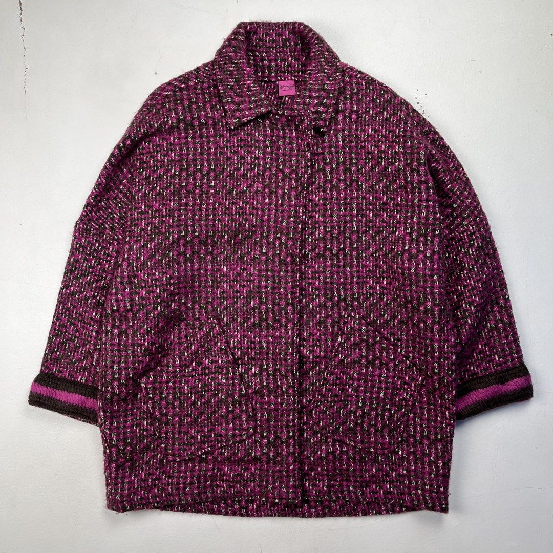 Save The Queen Tweed Zip-up Jacket (Category: Coats, Jackets and Outerwear) located in Quezon City. Submitted by forgarments (Listing ID 1470832521, Image 1). Description: Save The Queen Tweed Zip-up Jacket Excellent Condition Size: XS Chest width: 25.5 Inches Length: 29 Inches .