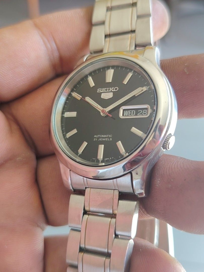 Seiko 5 Automatic 21 Jewels Black Dial Watch (Category: Men's Watches) located in Las Pinas. Submitted by mitchellestrada20202020 (Listing ID 1470757583, Image 3). Description: 𝚏𝚘𝚛 𝚜𝚊𝚕𝚎.. 𝚜𝚎𝚒𝚔𝚘 5 𝚖𝚎𝚗𝚜 𝚊𝚞𝚝𝚘𝚖𝚊𝚝𝚒𝚌 37𝚖𝚖 𝚋𝚕𝚊𝚌𝚔 𝚏𝚊𝚌𝚎 𝚐𝚘𝚘𝚍 𝚌𝚘𝚗𝚍𝚒𝚝𝚒𝚘𝚗 𝚠𝚊𝚝𝚎𝚛 𝚛𝚎𝚜𝚒𝚜𝚝𝚊𝚗𝚝 𝚞𝚗𝚒𝚝 𝚘𝚗𝚕𝚢 8 𝚝𝚘 10 𝚋𝚘𝚍𝚢 𝚌𝚘𝚗𝚍𝚒𝚝𝚒𝚘𝚗 𝚘𝚙𝚎𝚗 𝚏𝚘𝚛 𝚖𝚎𝚝 𝚞𝚙 𝚘𝚛 𝚕𝚊𝚕𝚊𝚖𝚘𝚟𝚎 𝚑𝚊𝚗𝚍𝚕𝚎 𝚋𝚞𝚢𝚎𝚛