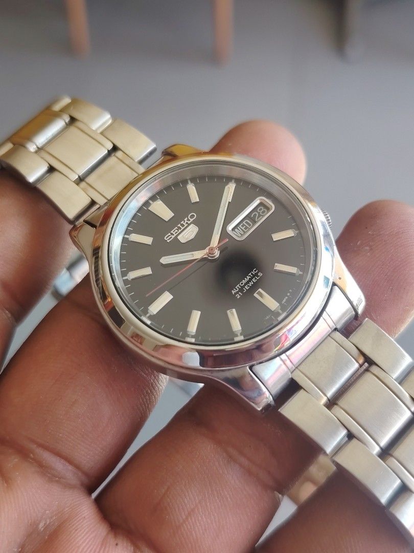 Seiko 5 Automatic 21 Jewels Black Dial Watch (Category: Men's Watches) located in Las Pinas. Submitted by mitchellestrada20202020 (Listing ID 1470757583, Image 2). Description: 𝚏𝚘𝚛 𝚜𝚊𝚕𝚎.. 𝚜𝚎𝚒𝚔𝚘 5 𝚖𝚎𝚗𝚜 𝚊𝚞𝚝𝚘𝚖𝚊𝚝𝚒𝚌 37𝚖𝚖 𝚋𝚕𝚊𝚌𝚔 𝚏𝚊𝚌𝚎 𝚐𝚘𝚘𝚍 𝚌𝚘𝚗𝚍𝚒𝚝𝚒𝚘𝚗 𝚠𝚊𝚝𝚎𝚛 𝚛𝚎𝚜𝚒𝚜𝚝𝚊𝚗𝚝 𝚞𝚗𝚒𝚝 𝚘𝚗𝚕𝚢 8 𝚝𝚘 10 𝚋𝚘𝚍𝚢 𝚌𝚘𝚗𝚍𝚒𝚝𝚒𝚘𝚗 𝚘𝚙𝚎𝚗 𝚏𝚘𝚛 𝚖𝚎𝚝 𝚞𝚙 𝚘𝚛 𝚕𝚊𝚕𝚊𝚖𝚘𝚟𝚎 𝚑𝚊𝚗𝚍𝚕𝚎 𝚋𝚞𝚢𝚎𝚛