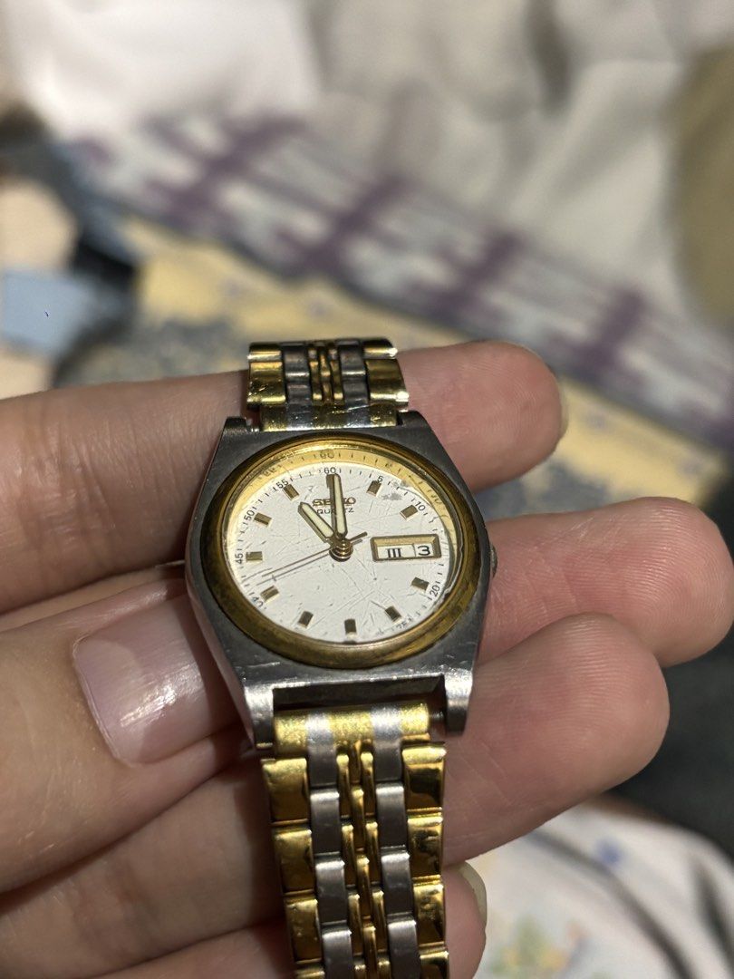 SEIKO 7N83- 0081 (Category: Luxury Watches) located in Quezon City. Submitted by ivyjovenal (Listing ID 1470785552, Image 3). Description: no battery with scratches and signs of usage (as seen in pictures) negotiable to sure buyer .