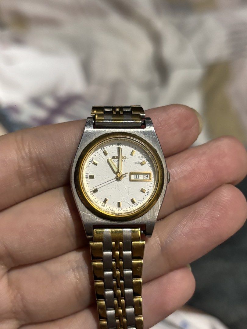 SEIKO 7N83- 0081 (Category: Luxury Watches) located in Quezon City. Submitted by ivyjovenal (Listing ID 1470785552, Image 1). Description: no battery with scratches and signs of usage (as seen in pictures) negotiable to sure buyer .