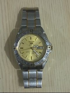 (Category: ) located in . Submitted by quick_deals_great_finds2 (Listing ID 1470865567, Image 1). Description: .