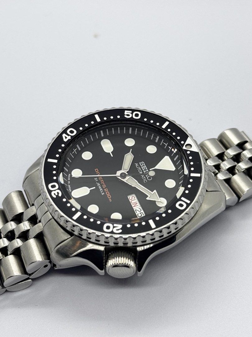 Seiko SKX007 divers Japan version (Category: Men's Watches) located in Iloilo. Submitted by sanfinowatches (Listing ID 1470865142, Image 3). Description: Seiko SKX007 Diver's Japan version Automatic movement Condition: Good No inclusions. Watch only.