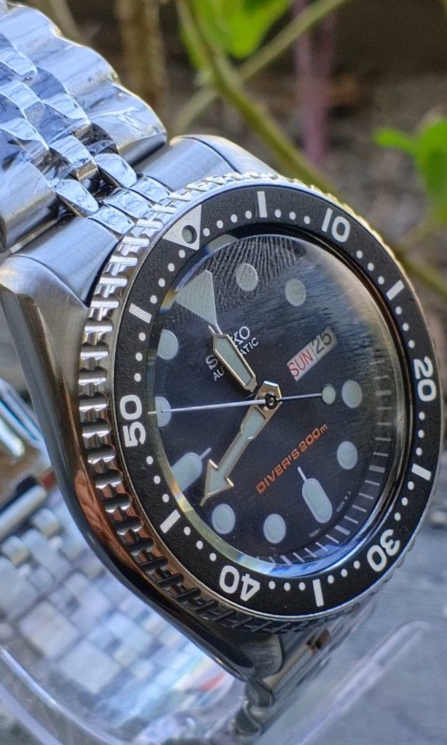 Seiko skx007 (Category: Luxury Watches) located in Calamba. Submitted by cleverstone_9d3e9d (Listing ID 1470748231, Image 3). Description: Seiko skx 007 new overhaul buffing and new original bezel insert.