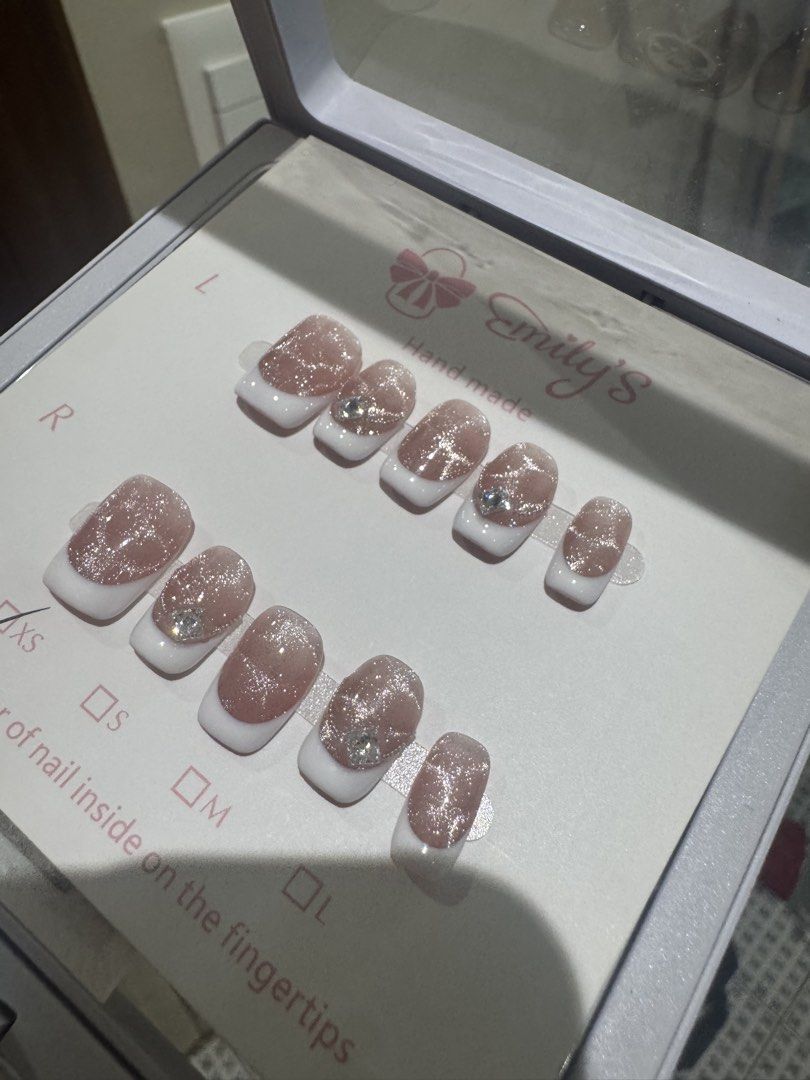 Selling press on nails bought in korea ! (Category: Hands & Nails) located in Pasig City. Submitted by crabramenlover (Listing ID 1470786095, Image 1). Description: Bought these in Emily’s Myeongdong, south korea! 📌 OG price is 35,000 Korean Won, which is 1600 PHP. 📌 selling for only 500 pesos! 📌 not used, brand new. 📌 does not come with nail glue, just the press on’s itself. .
