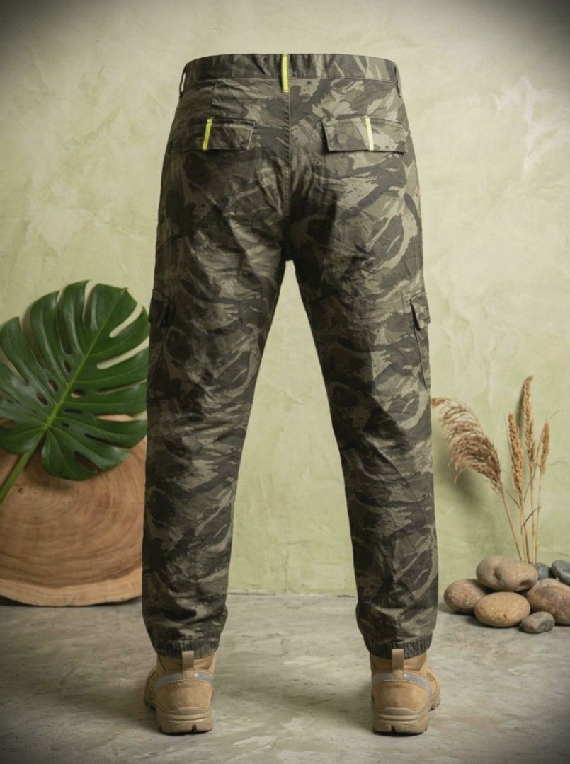 Semir Camouflage Woven Cargo Trouser Jogger (Category: Jeans) located in Manila. Submitted by liliaplay (Listing ID 1470761695, Image 2). Description: Authentic! Pre-loved Imported 6 pockets semi lightweight and thick semi stretchy snap button pockets reflectorized design for Rider Unisex size: 35-36 hem/rise: 10.5 length: 39.5 leghole: 6.5 No Issue! rtw Lowered to its negotiable price Payment 1st Shipped.