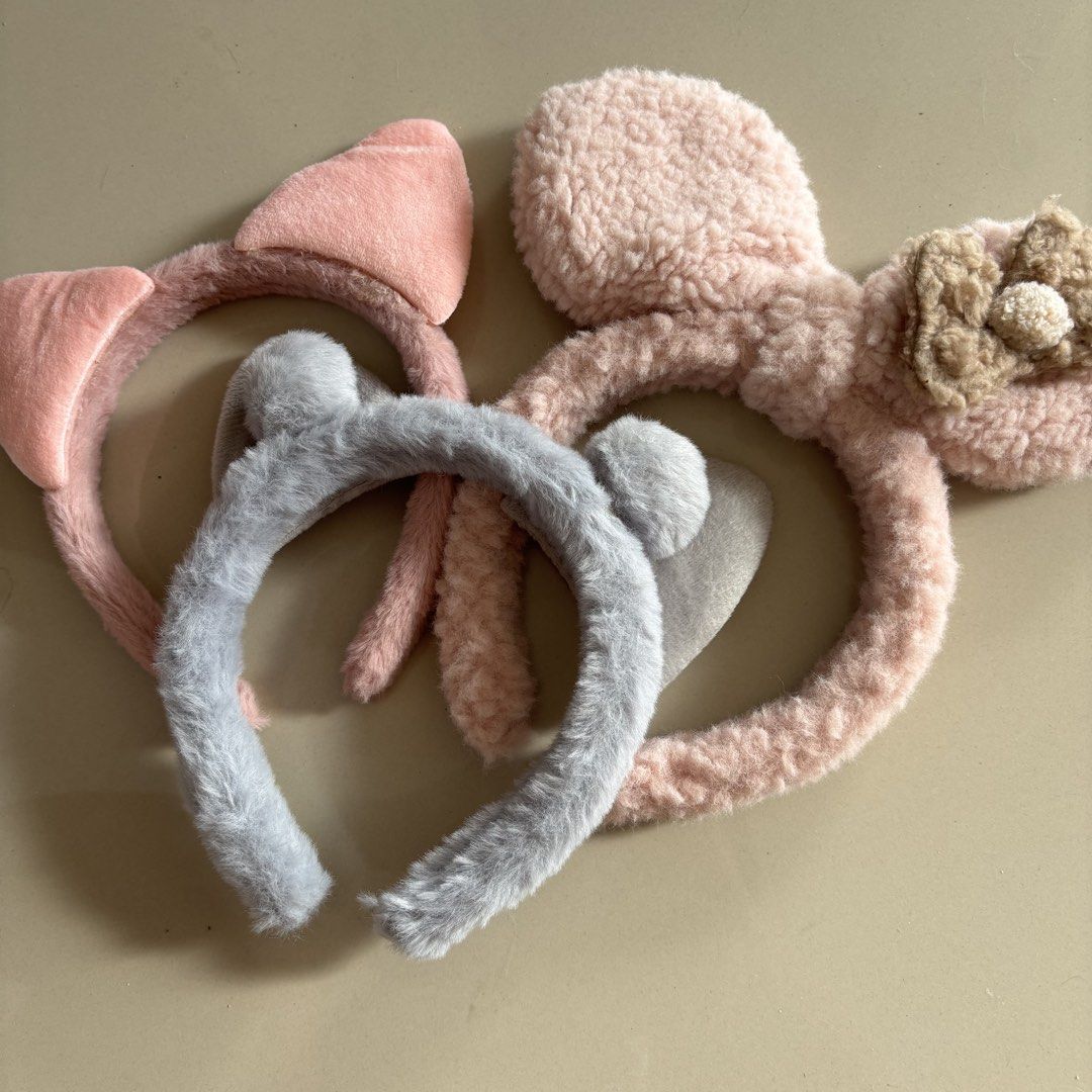 set of fuzzy head bands (Category: Hair Accessories) located in Manila. Submitted by lavieelle (Listing ID 1470875758, Image 3). Description: - take all for 100 pesos - bought at landmark - set of fuzzy head bands for kids - can be given as a gift or personal use - rfs: decluttering .