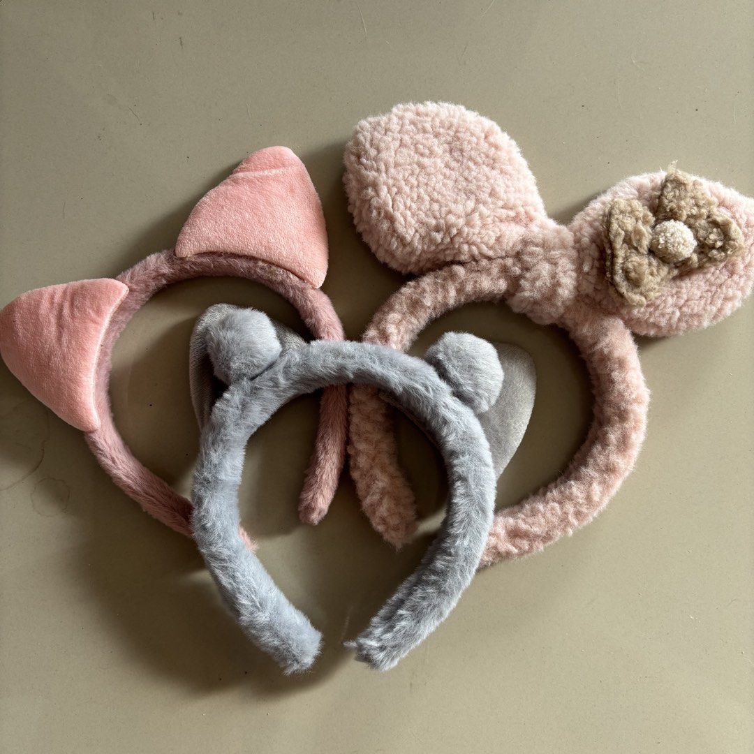 set of fuzzy head bands (Category: Hair Accessories) located in Manila. Submitted by lavieelle (Listing ID 1470875758, Image 1). Description: - take all for 100 pesos - bought at landmark - set of fuzzy head bands for kids - can be given as a gift or personal use - rfs: decluttering .