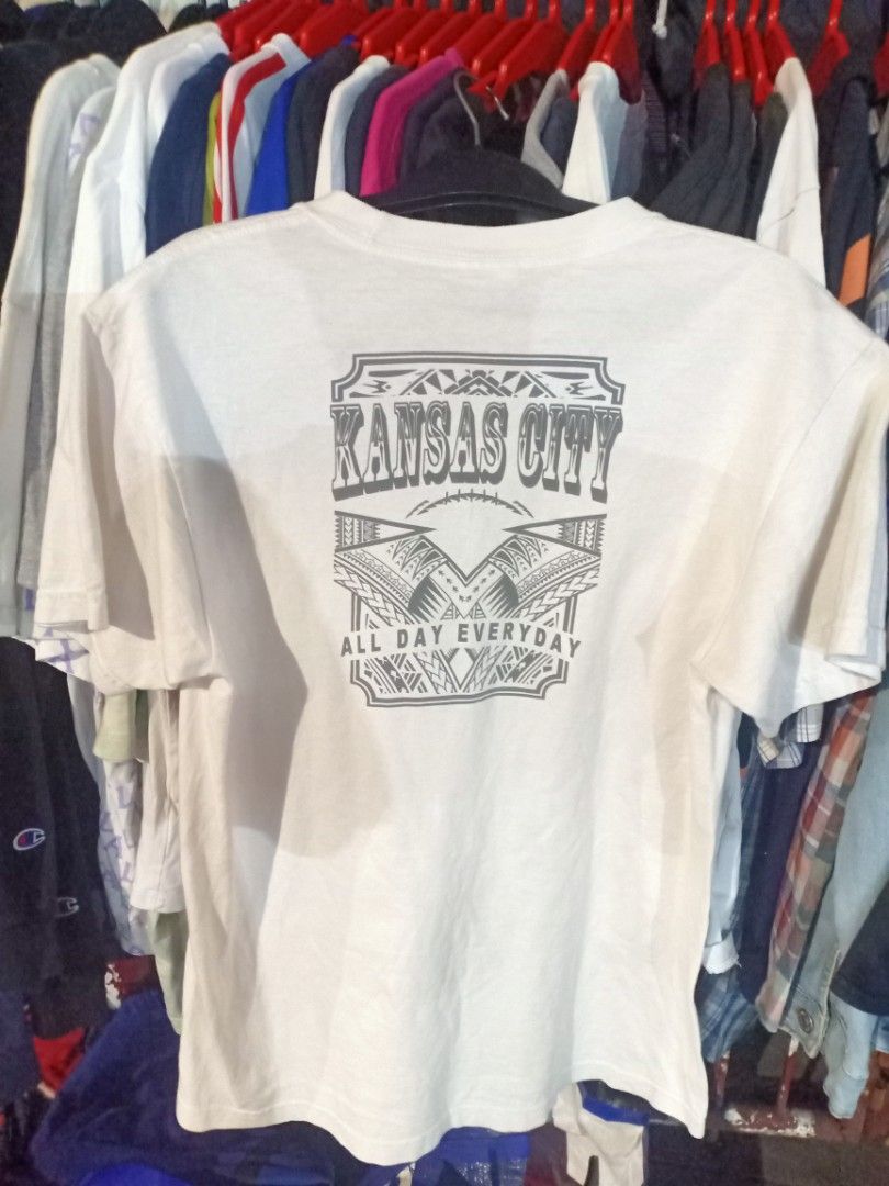 Shaka Wear (Category: Tshirts & Polo Shirts ) located in Pasig City. Submitted by thrifttofit (Listing ID 1470868276, Image 2). Description: Shaka wear (Kansas City) Size Miduem Condition 9/10 L-27 w-23 Issue need wash only Pasig city.