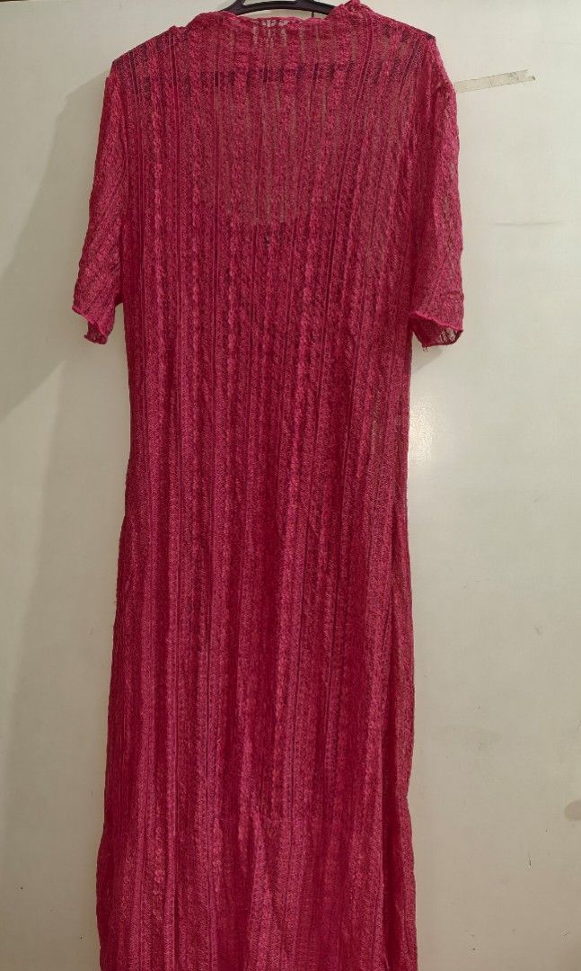 SHEIN Burgundy Red Fitted Split Dress (Large) (Category: Evening dresses & gowns) located in Quezon City. Submitted by smilebabymitch (Listing ID 1470931734, Image 1). Description: .