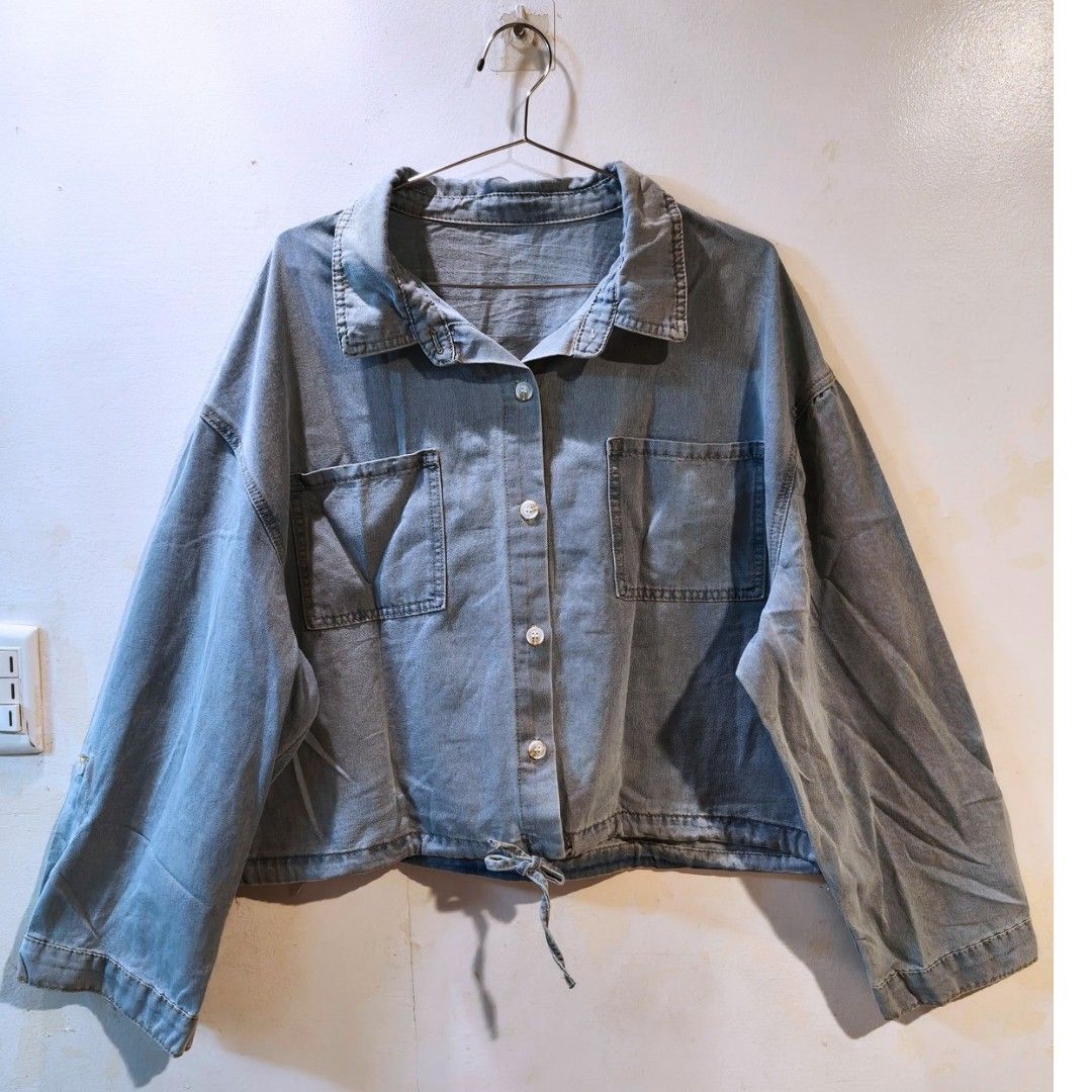 SHEIN DENIM JACKET TOP (Category: Coats, Jackets and Outerwear) located in Quezon City. Submitted by trendyretro (Listing ID 1470863307, Image 2). Description: Brand new with Shein pouch 3xl on tag Premium denim fabric can be used as a jacket or top.