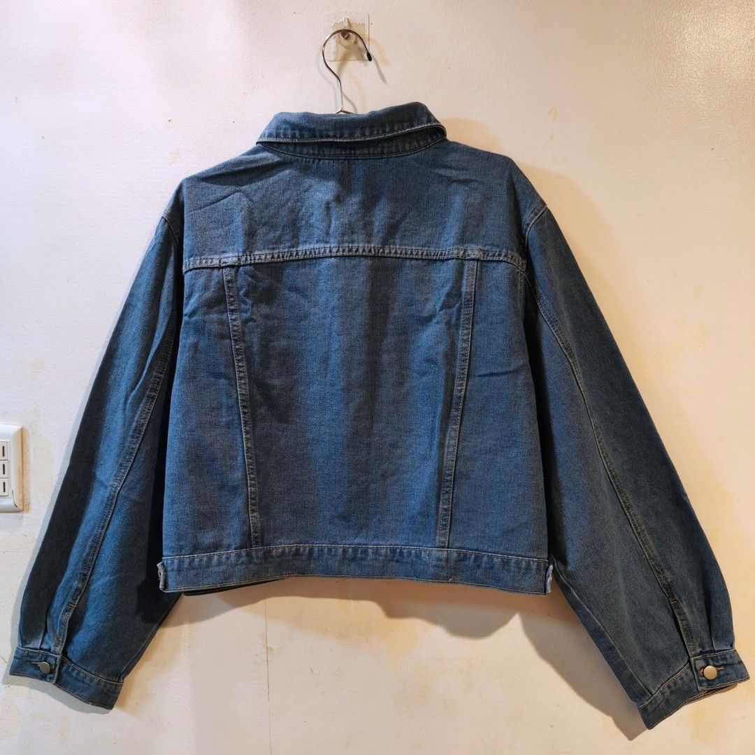 Shein Denim Jacket Unisex (Category: Coats, Jackets and Outerwear) located in Quezon City. Submitted by trendyretro (Listing ID 1470815896, Image 2). Description: Brand new with Shein pouch 4x on tag Unisex Premium hard denim fabric.