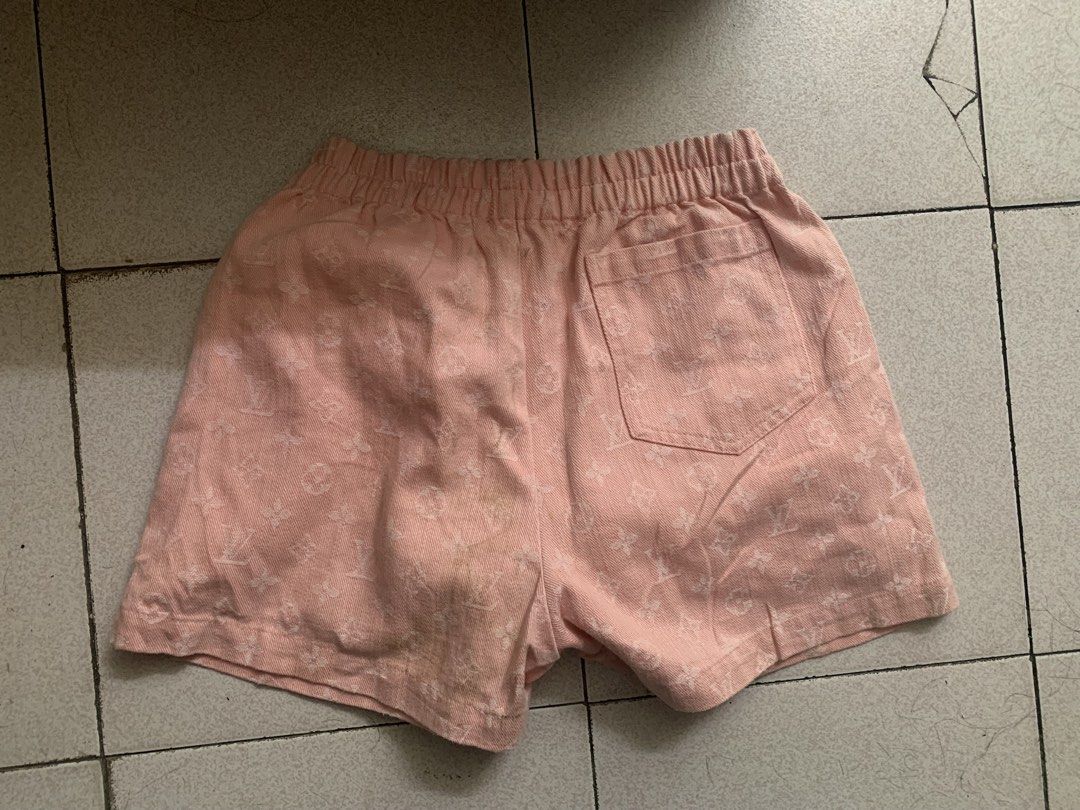 Short (Category: Activewear) located in Davao. Submitted by ryanagujet27568 (Listing ID 1470907938, Image 2). Description: Louis Vuitton Monogram Short Garterized Size Small - W26/30 L13 Excellent condition - No issue 2k Free Shipping .
