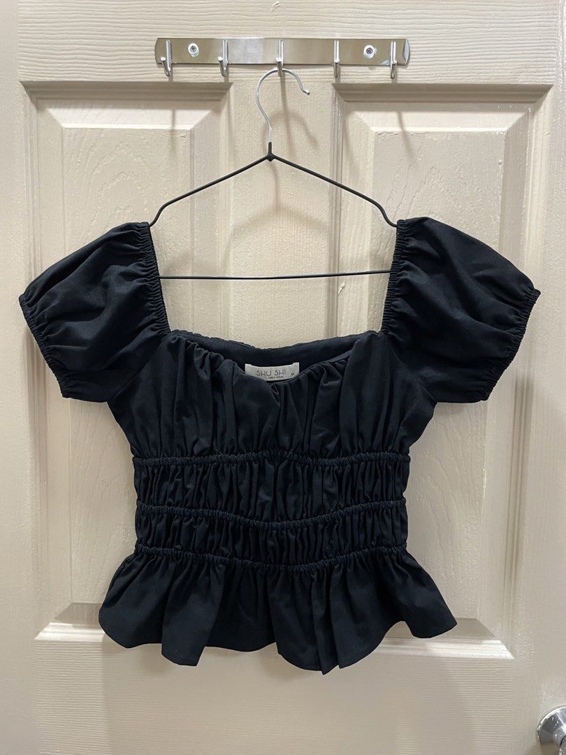 Shu Shi Black Puff Sleeve Top (Category: Blouses) located in Pasay City. Submitted by nashandma_ (Listing ID 1470848346, Image 1). Description: Never Used Fits Small-Medium Frames Rfs: Impulsive buy.