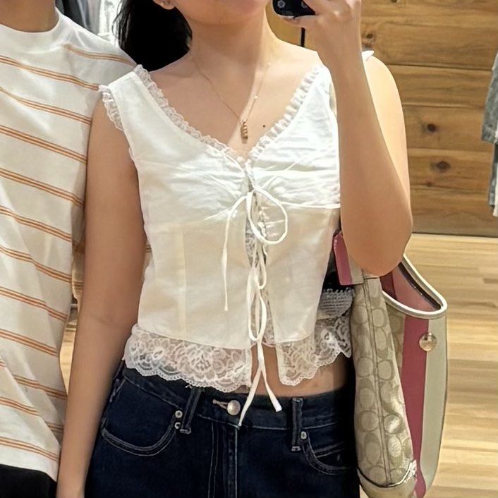 Shu Shi White Linen Top (Category: Sleeveless) located in Caloocan City. Submitted by anyaaaa05_ (Listing ID 1470862004, Image 1). Description: used only once fits size s-m! actual when worn posted.