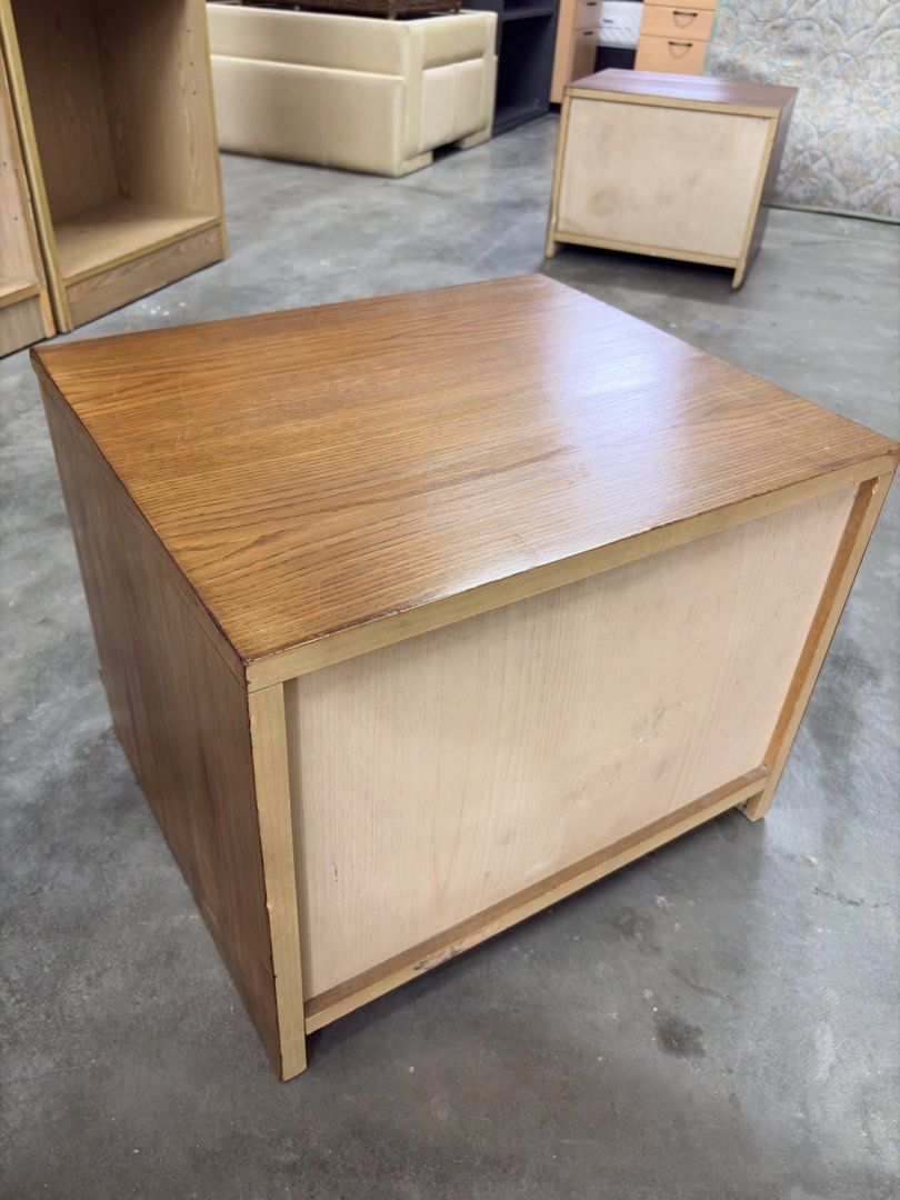 side table (Category: Other Home Decor) located in Kajang. Submitted by goodsdmy_secondhandshop (Listing ID 1470822957, Image 3). Description: barang secondhand. condition masih okay. as is barang self pickup taman bukit mewah sahaja. delivery boleh arrange lalamove .