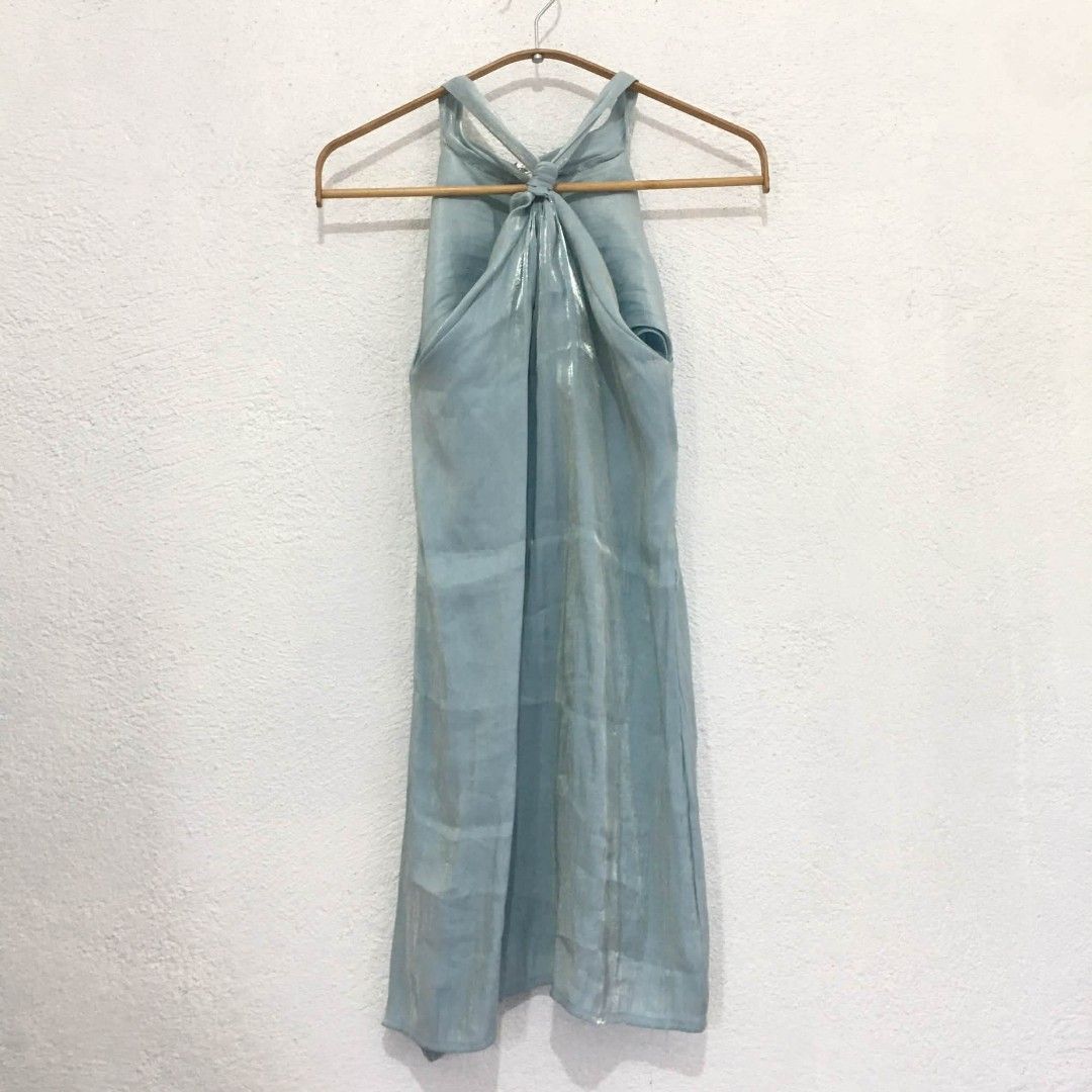 Silk halterneck mini dress (Category: Dresses) located in Subic. Submitted by ayvee.ph (Listing ID 1470842612, Image 2). Description: Silk halterneck mini dress So gorgeous!!✨ With lining💯 Color: Ice blue A must have mga sis Excellent cond No issue / No flaws No when worn (never worn) Size: Small Bust: Upto 34 Length:33 📌Measured via tm Price: 400 📍Olongapo / Subic 🚛Reg J&T door to door del Mine now pay tom No cancellation No rush shipping No