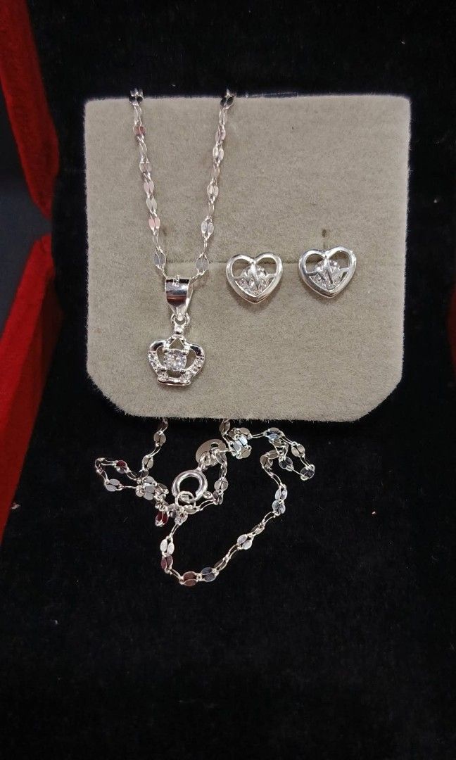 Silver 925 set jewelry (Category: Body Jewelry) located in Caloocan City. Submitted by vellesboutiqueandmore (Listing ID 1470856966, Image 3). Description: genuine italy 925 silver chain size 18 pay now ship now new design dainty and simple with free box.