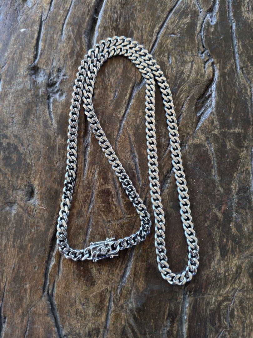 Silver Curb Chain Necklace with Secure Box Clasp (Category: Necklaces) located in Manila. Submitted by csbmonday (Listing ID 1470809092, Image 1). Description: Stainless steel curb chain 22 inches length 5mm width -stainless steel curb chain necklace with a classic interlocking link design - Features a secure box clasp closure for peace of mind - Sturdy construction with a solid, premium weight - Versatile and easy to match with any everyday outf