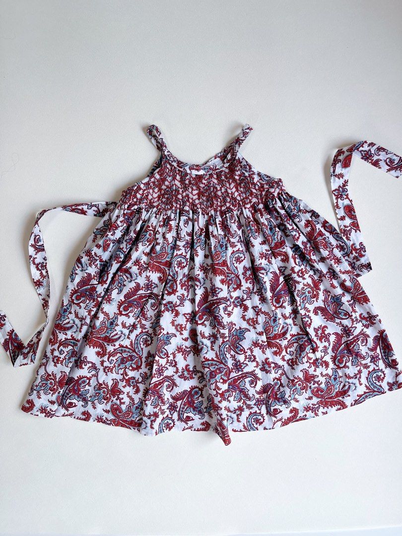 Simple Smocked Dress 3-4 Y (Category: Babies & Kids Fashion) located in Bayombong. Submitted by whimsystuff (Listing ID 1470818747, Image 1). Description: Simple Smocked Paisley Print Dress 3-4 Y Brand new tie-back. perfect for summer P 450.