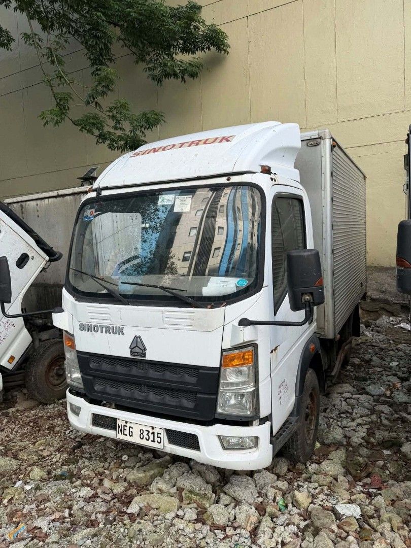 Sino truck closevan (Category: Heavy Vehicles) located in Antipolo. Submitted by april_09 (Listing ID 1470751735, Image 3). Description: SINO TRUCK CLOSED VAN 10ft Single tire year model 18,19,20,21 halos bago pa avail na kayo 09679866361 location:Malate Manila.