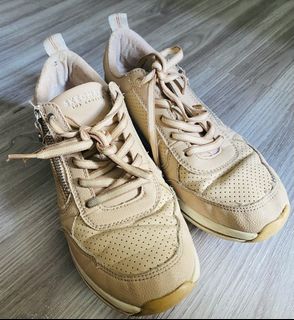 (Category: ) located in . Submitted by lovemyclothes21 (Listing ID 1470785415, Image 1). Description: .