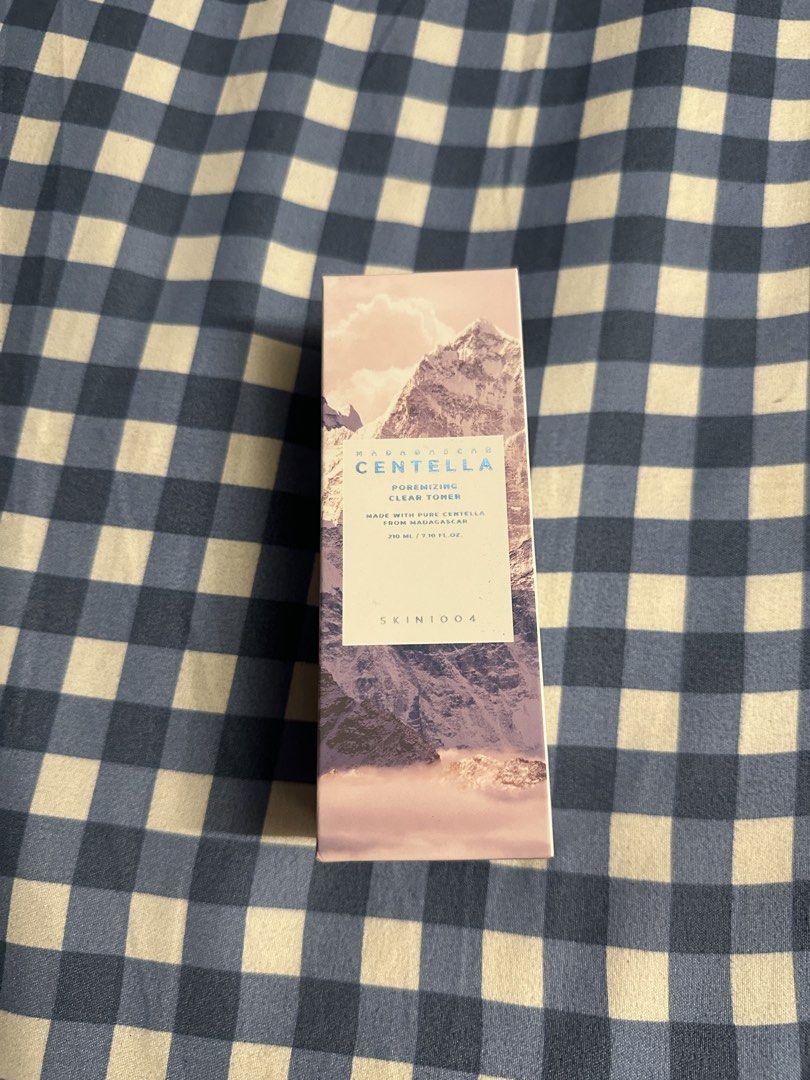 Skin1004 Poremizing Clear Toner (Category: Face Care) located in Quezon City. Submitted by stuffzxonsale (Listing ID 1470858031, Image 1). Description: BRAND NEW AUTHENTIC (opened box only) OG PRICE - 499 Exp date : 2028/04/02 RFS - declutter Mop - gcash/maribank DEL - jnt/lalamove .