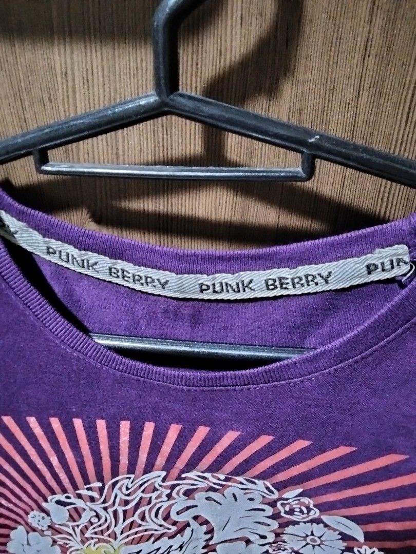 Skull / grunge top with backhit #y2k #sequined (Category: Shirts) located in Baras. Submitted by lalahdresan (Listing ID 1470857244, Image 3). Description: Selection Guc Issue kita sa pic discoloration sa likod Bawal sa maselan Thai brand Buy as is Limit expectations No return no exchange Mod Jnt SF starts at 54 Thanks for visiting 😊.