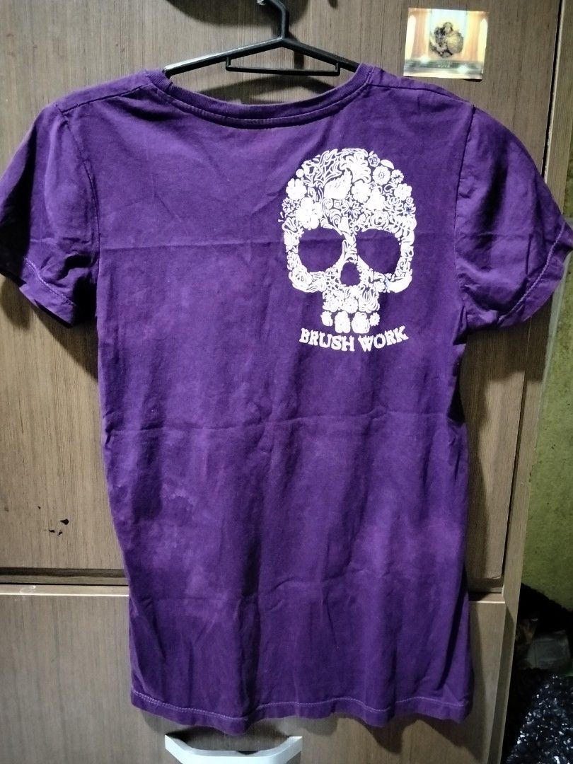 Skull / grunge top with backhit #y2k #sequined (Category: Shirts) located in Baras. Submitted by lalahdresan (Listing ID 1470857244, Image 2). Description: Selection Guc Issue kita sa pic discoloration sa likod Bawal sa maselan Thai brand Buy as is Limit expectations No return no exchange Mod Jnt SF starts at 54 Thanks for visiting 😊.
