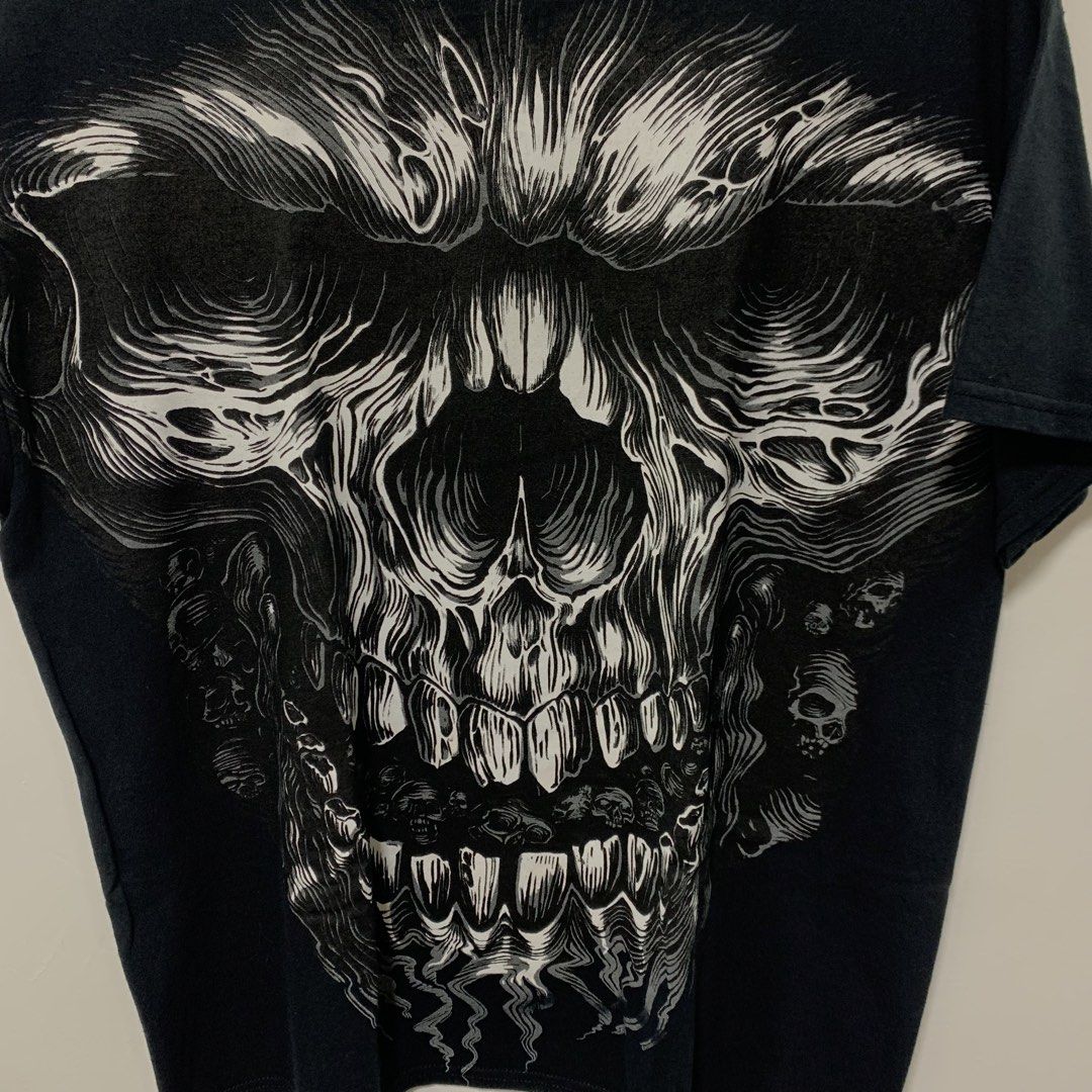 Skull mega print (Category: Tshirts & Polo Shirts ) located in Cavite. Submitted by yobubsss (Listing ID 1470902139, Image 2). Description: Size XL 24w 30L Good condition Issue minor fadings sa print see 3rd pic.