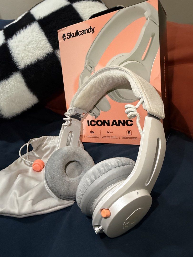 Skullcandy Icon ANC Wireless On-Ear Headphones (Category: Headphones & Headsets) located in Rosario. Submitted by chippycoco (Listing ID 1470810955, Image 2). Description: - Brand/Model: Skullcandy Icon ANC - Color: White with stylish orange accents - Condition: Clean, gently handled, and well-maintained - Key Features: Active Noise Cancellation (ANC), on-ear design with plush cushioned ear pads, and an adjustable headband - Inclusions: Complete 