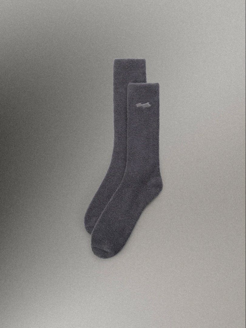 SKYLRK by Justin Bieber Thin Loop Sock 2-Pack (Category: Socks) located in Manila. Submitted by shoprosiefinds (Listing ID 1470763616, Image 2). Description: 🩶 SKYLRK by Justin Bieber Thin Loop Sock 2-Pack Soft cotton-blend loopy crew socks with understated SKYLRK branding. Two-pair set designed for everyday wear. One size fits most. ✨ Available colors: 🩶 Hailey Grey/Jet 🩷 Cloudy Pink/Coffee 🇺🇸 Direct from SKYLRK USA.