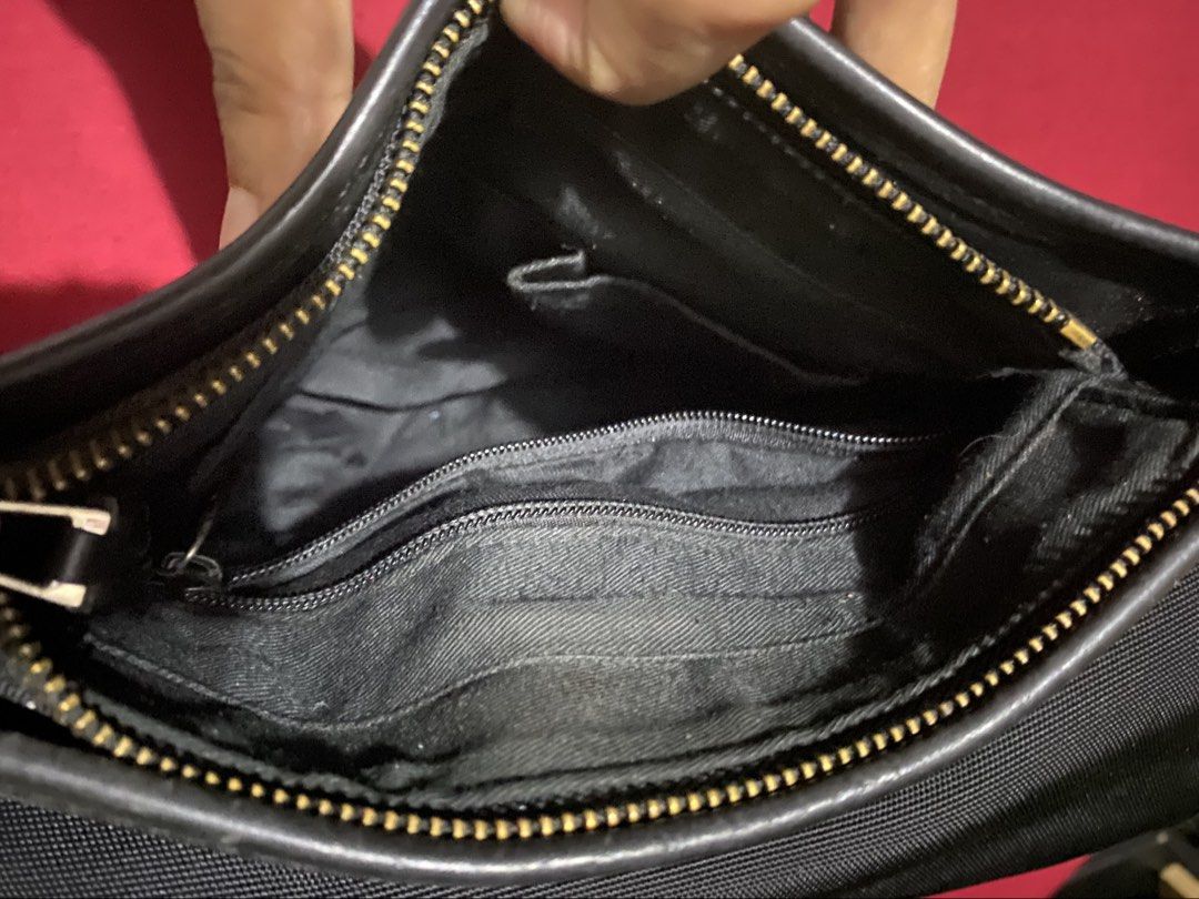 Sling bag (Category: Cross-body Bags) located in Manila. Submitted by gelaimarieh (Listing ID 1470875889, Image 3). Description: .