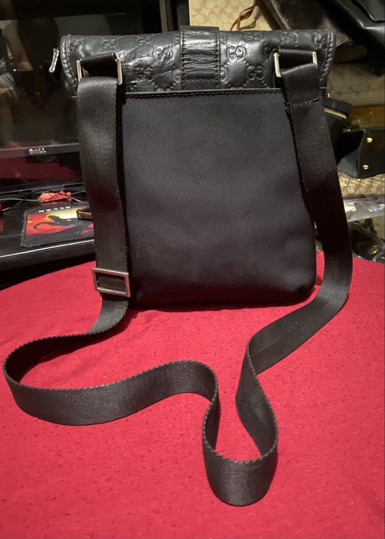 Sling bag (Category: Cross-body Bags) located in Manila. Submitted by gelaimarieh (Listing ID 1470875889, Image 2). Description: .