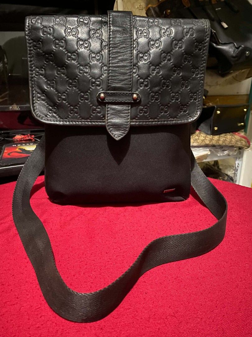 Sling bag (Category: Cross-body Bags) located in Manila. Submitted by glaiza02 (Listing ID 1470877460, Image 2). Description: .