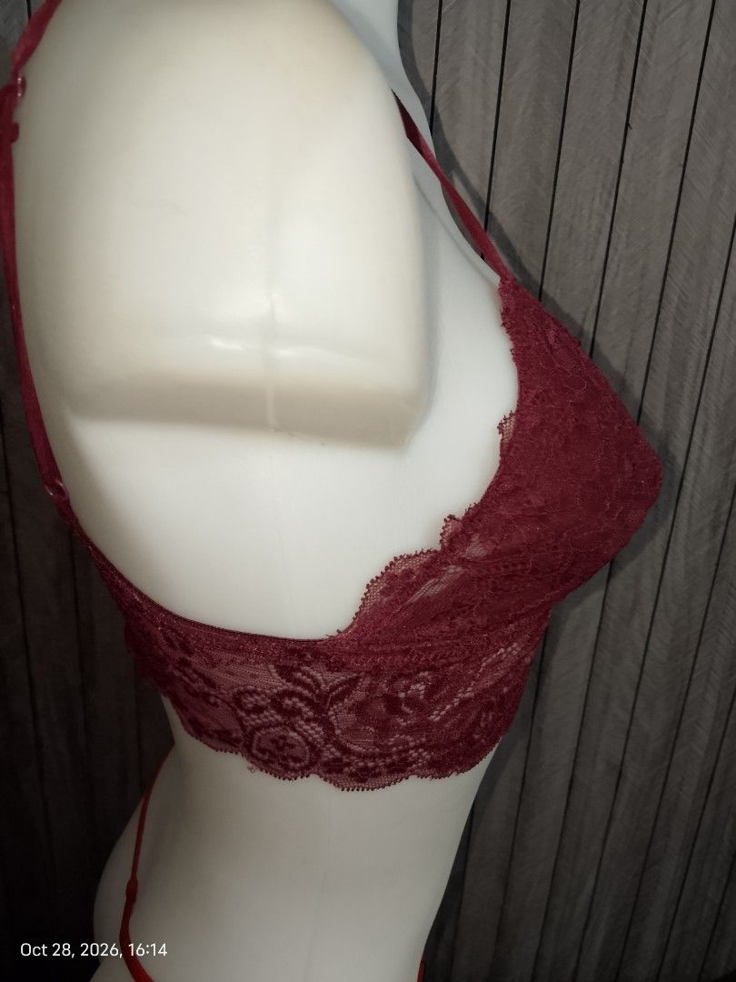 Small maroon lace Bralette bra no pads (Category: Undergarments & Loungewear) located in Manila. Submitted by truecrystal-1407 (Listing ID 1470818920, Image 2). Description: .