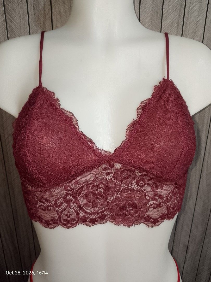 Small maroon lace Bralette bra no pads (Category: Undergarments & Loungewear) located in Manila. Submitted by truecrystal-1407 (Listing ID 1470818920, Image 1). Description: .