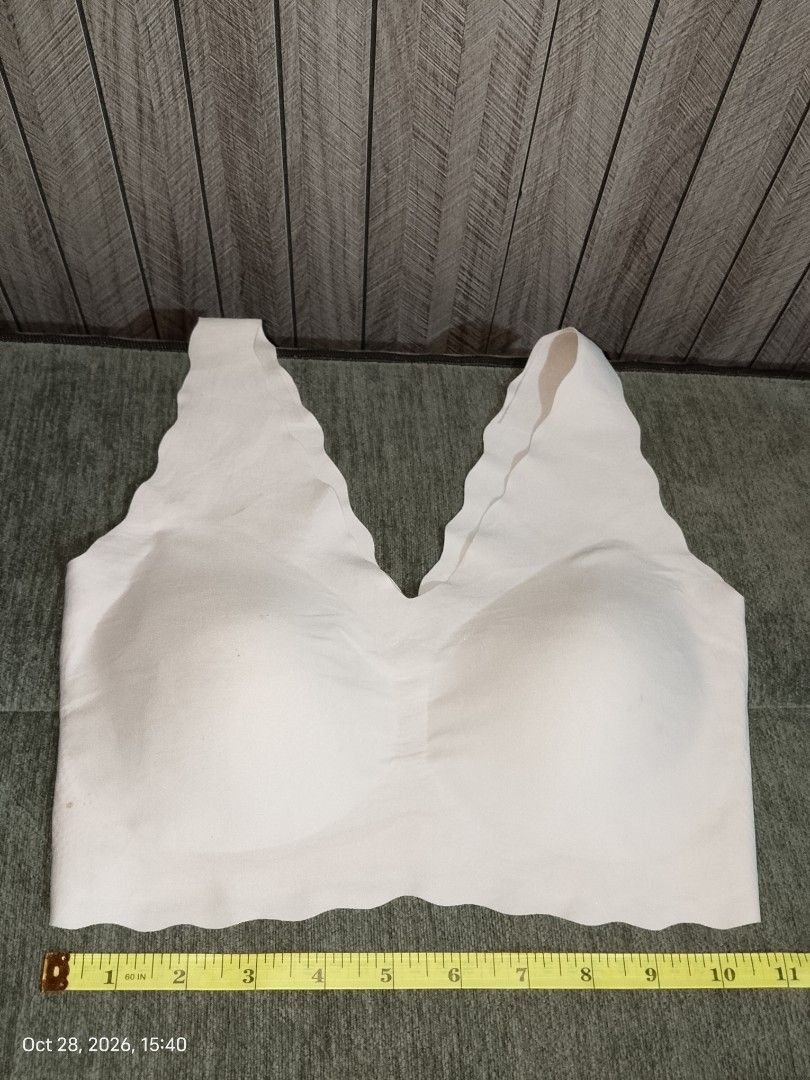 Small seamless padded bra (Category: Undergarments & Loungewear) located in Manila. Submitted by truecrystal-1407 (Listing ID 1470810109, Image 1). Description: .