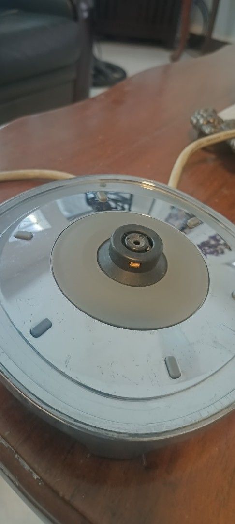 Smeg Red Electric Kettle (Category: Kettles & Airpots) located in Paranaque City. Submitted by yesyesyo (Listing ID 1470788108, Image 3). Description: Defective Smeg Kettle. does not turn on. tried having it fixed but to no avail. best for decor or try for another round of fixing. loc: BF Homes Gcash Lalamove .