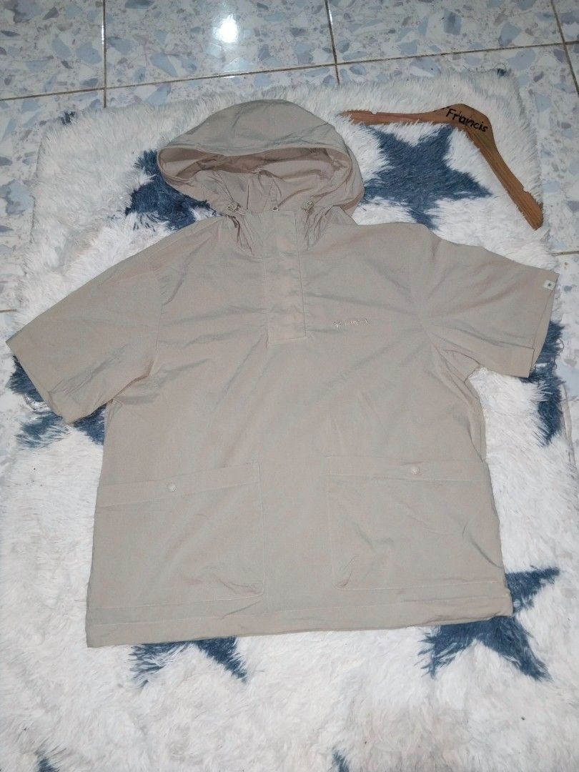 Snow peak w/hood (Category: Hoodies) located in Barili. Submitted by francis88z (Listing ID 1470887273, Image 1). Description: snow peak w hood size medium w22L27 as new condition no issue mine 💌 700+sf.