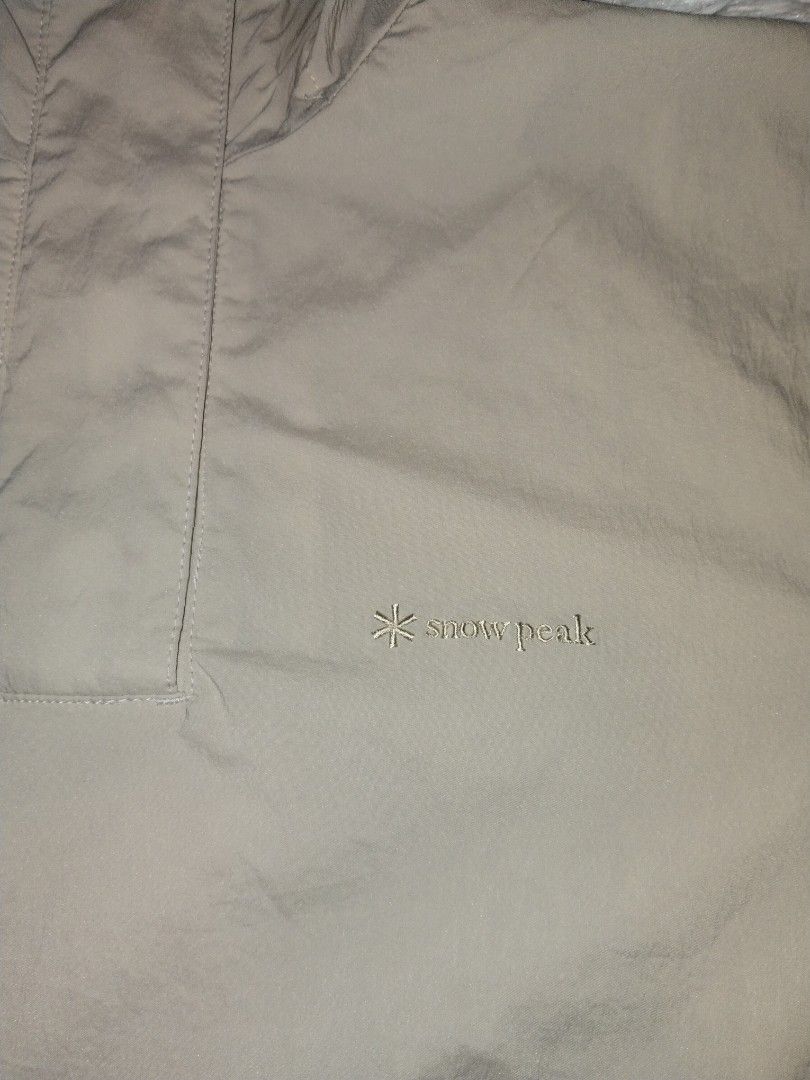 Snow peak w/hood (Category: Hoodies) located in Barili. Submitted by francis88z (Listing ID 1470887273, Image 2). Description: snow peak w hood size medium w22L27 as new condition no issue mine 💌 700+sf.